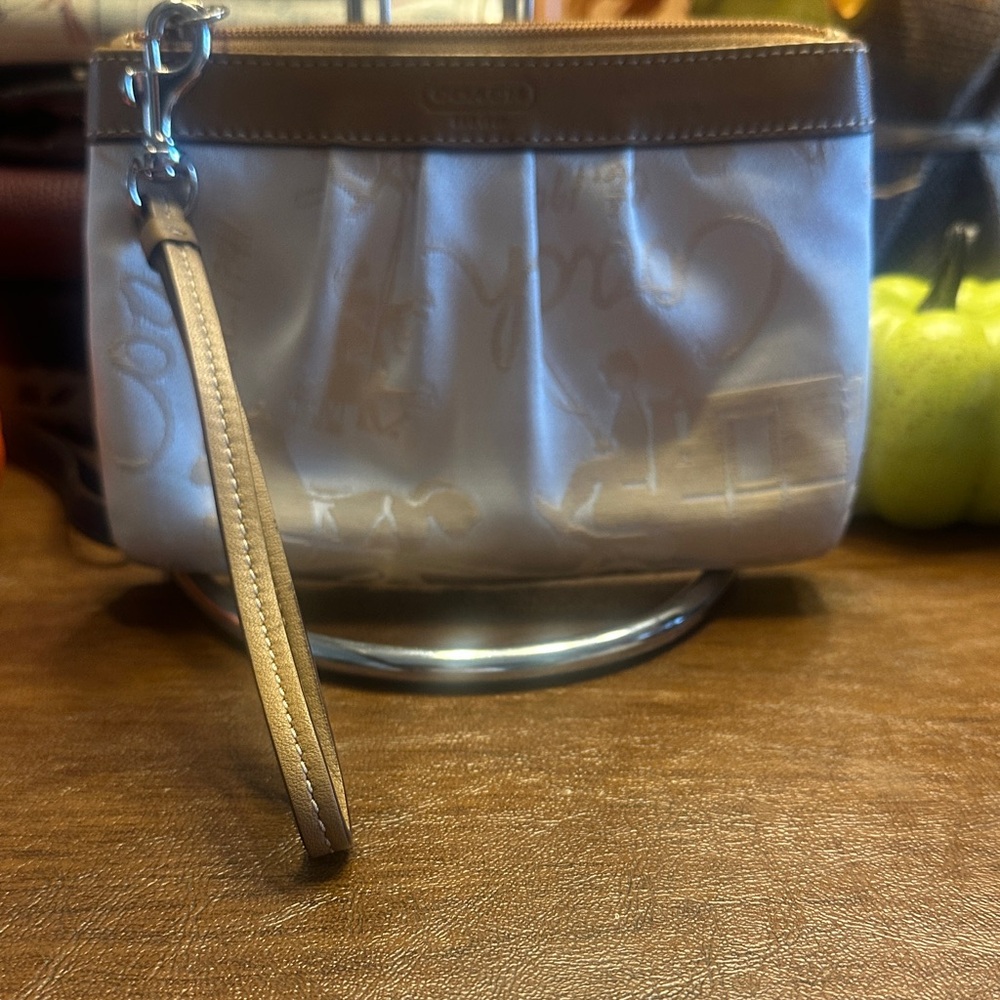 Coach Sateen Horse & Carriage Pleated Wristlet Women’s EUC